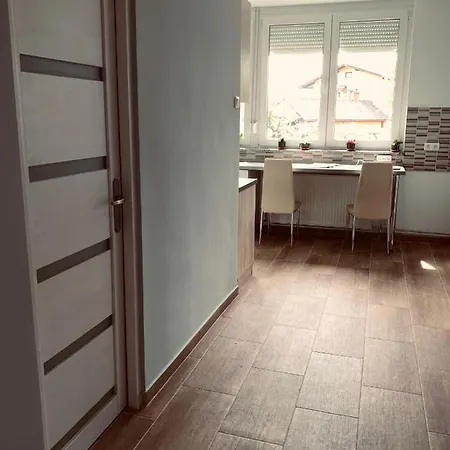 Modern Two Bedroom Flat With Balcony Apartamento