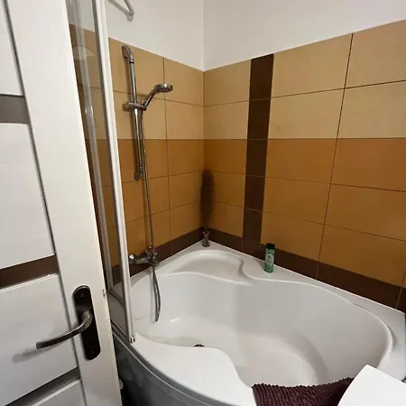 Modern Two Bedroom Flat With Balcony